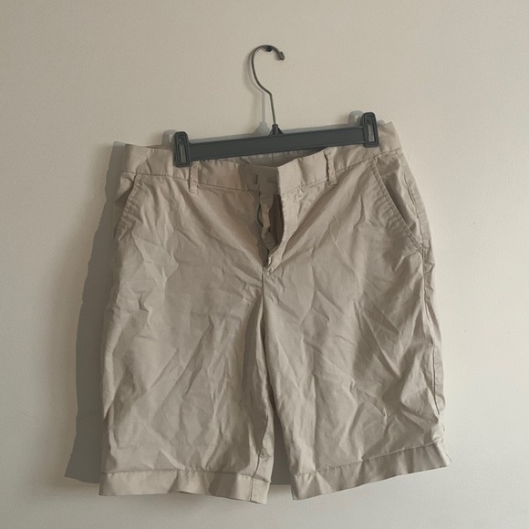 12 | Khaki Gap Bermuda Shorts - Picture 1 of 4